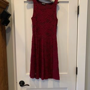 Sleeveless Red lace dress by Papermoon.